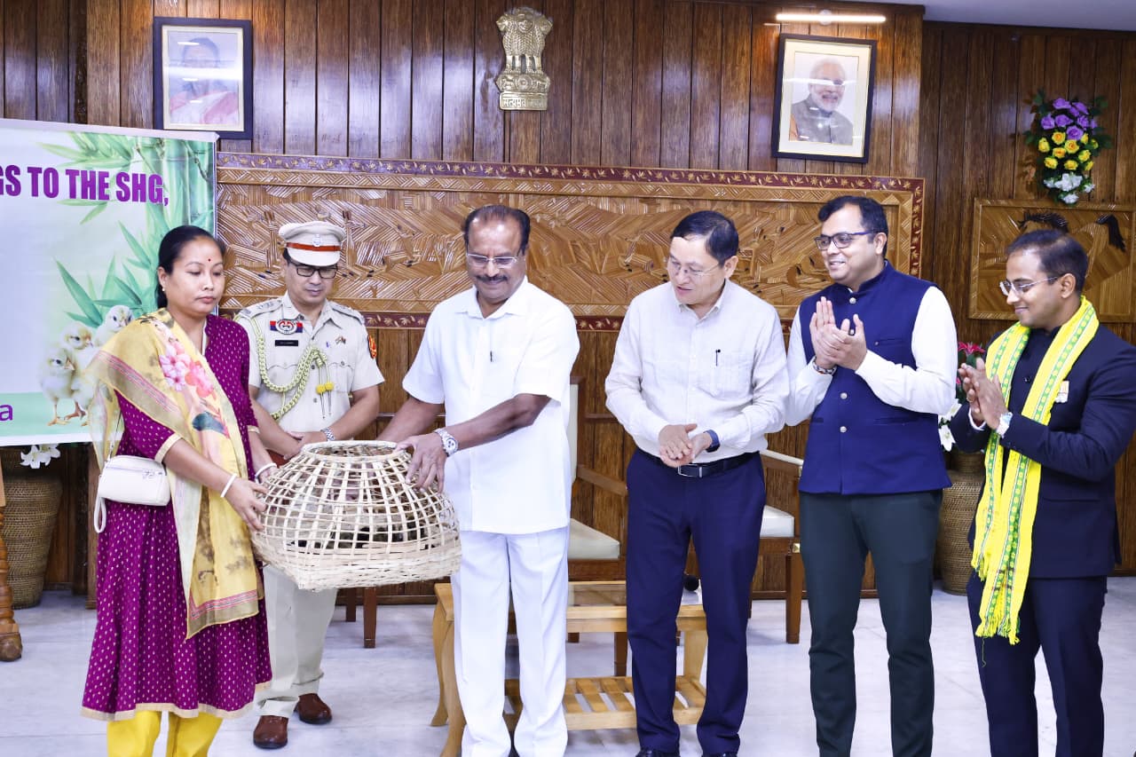 Governor Distributes Ducklings, Chic