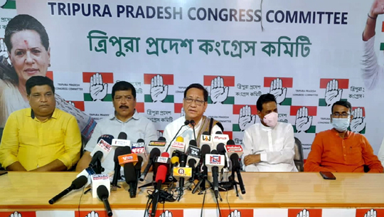 28 BJP leaders join Congress; BJP moving back to its 1.57% vote share, says Sudip