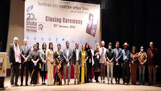 Indian film Koozhangal gets the best film award at Dhaka International Film Festival