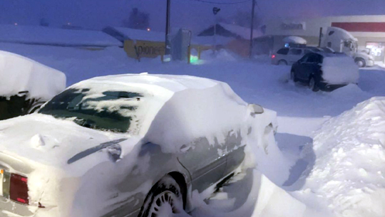 Arctic winter storm kills 12 in US & Canada; over 200 million people without power