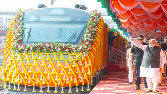 PM Modi Flags Off Four New Vande Bharat Express Trains from Varanasi