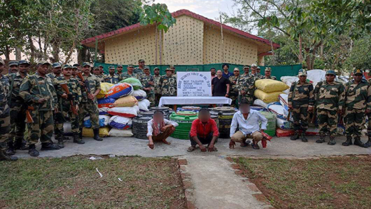 BSF seizes Ganja worth over Rs. 2 crore; 3 including king pin held