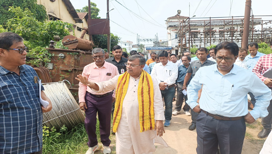 Minister Ratan Lal Nath pitches for renovation, beautification of Banamalipur power office