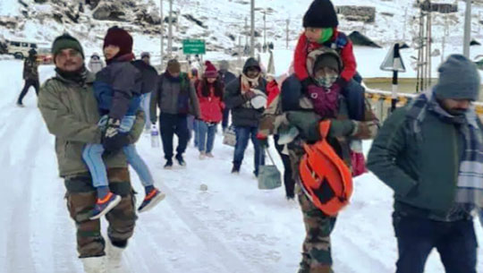 Army rescues over 1200 tourists stranded in East Sikkim