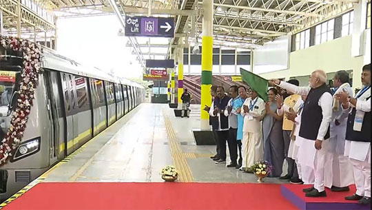 PM Narendra Modi flags off three Vande Bharat trains 