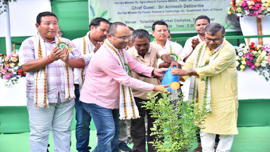 Ratanlal Nath urges farmers to adopt modern tools and Scientific methods to boost production