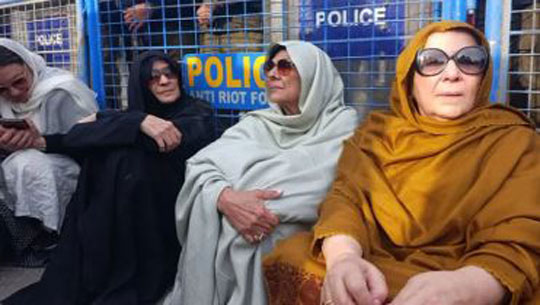 PTI Says Water Cannons Used to Disperse Protest Outside Adiala Jail