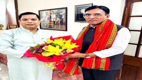 Minister Tinku Roy meets Union Minister Mansukh Mandaviya 