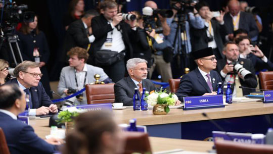 EAM Calls For Freedom Of Navigation And End To Attacks On Civilian Shipping