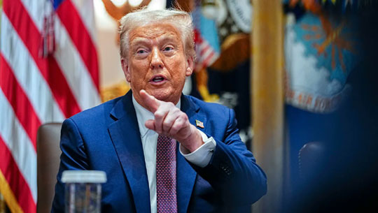 US President Trump Calls on NATO to Halt Russian Oil Purchases, Threatens Tariffs on China