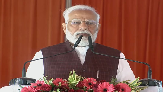 PM Modi inaugurates and laid foundation stone of several development projects worth over 34,000 crore rupees from Azamgarh, UP
