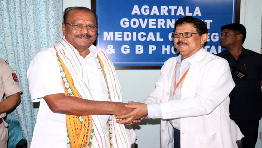 Guv Indrasena Reddy Nallu visits AGMC & GBP Hospital