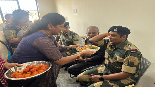 BJP Mahila Morcha celebrates Raksha Bandhan with BSF Jawans 