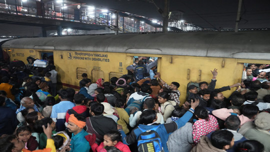 Railways start high level inquiry into last night’s stampede at New Delhi railway station; Death toll rises to 18