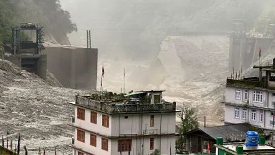 Flash flood in Teesta River due to glacial outburst causes severe damage in Sikkim; Several people missing including 23 Army personnel