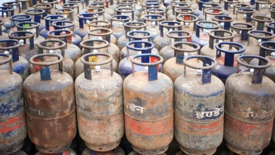 Price of 19 kg commercial LPG gas cylinder reduced by Rs 171.50 per cylinder