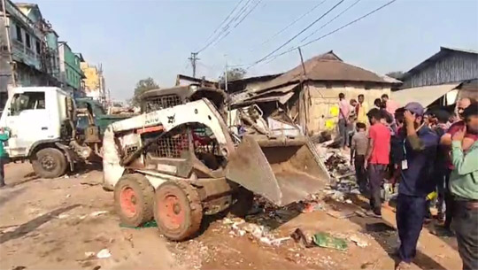 AMC demolishes Agartala Lake Chowmuhni Bazar