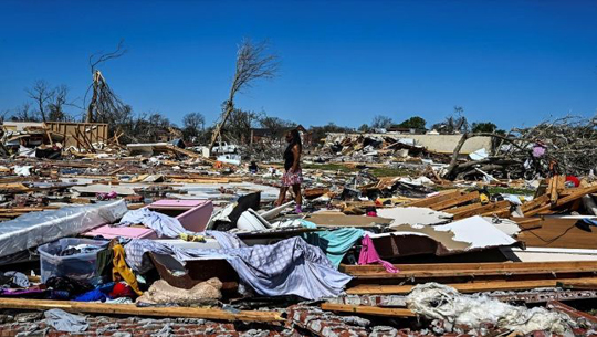 Mississippi faces more extreme weather after tornado kills 25