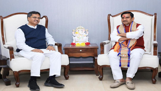 Union Minister Tokhan Sahu Meets CM 
