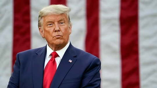 US President announces doubling of tariffs on steel imports o 50 % to protect American industry