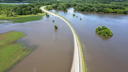 US: One Dead And Hundreds of Homes Destroyed In Upper Midwest Floods