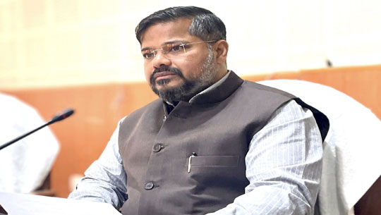 Minister Sushanta Chowdhury Pushes for Faster Execution of Railway Overbridge Projects in Jirania