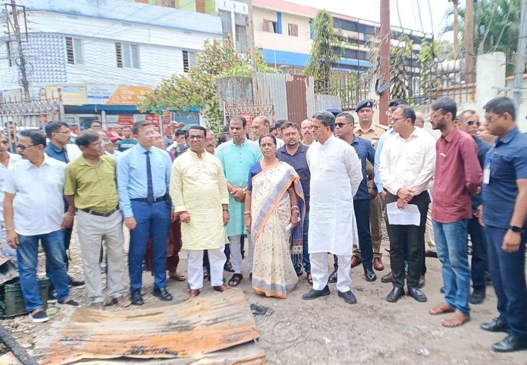 CM Dr. Saha Tours Devastated Agartala Market, Directs Officials to Expedite Relief Efforts