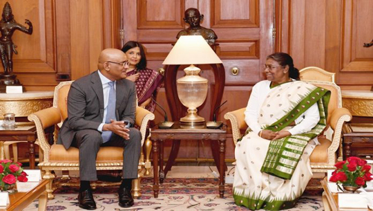 Guyana Vice President Dr Bharrat Jagdeo calls on President Droupadi Murmu