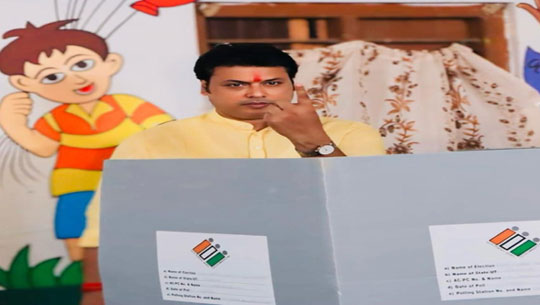 Biplab Kumar Deb appeals for 100% voting to ensure build developed India
