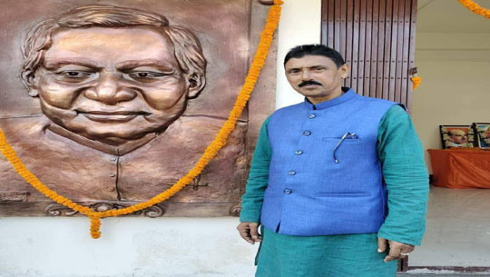 CM Congratulates Jahar Chakraborty o