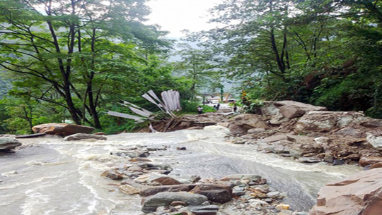 Sikkim landslides claim 3 lives; 1678 tourists evacuated