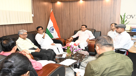 Finance Minister reviews progress of budget initiatives for Social Welfare and Urban Development