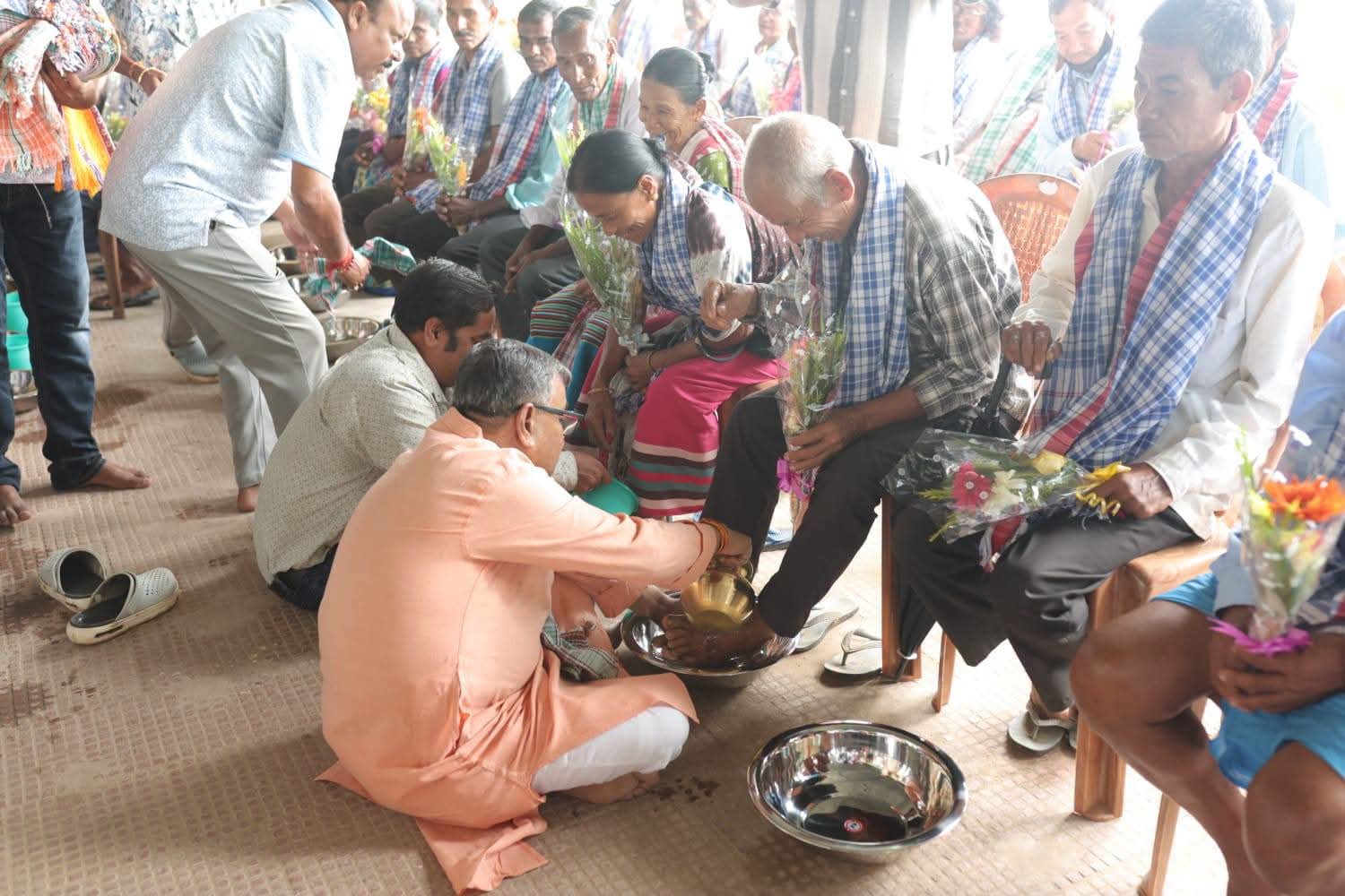 Minister Ratan Lal Nath Honours Farm