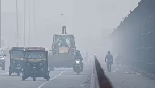 National Capital Delhi continues to be covered in thick haze as air quality remains in severe category